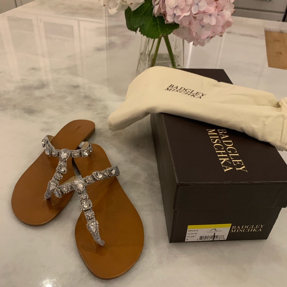 NWT Badgley Mischka Cliché Rhinestone Flat Sandals